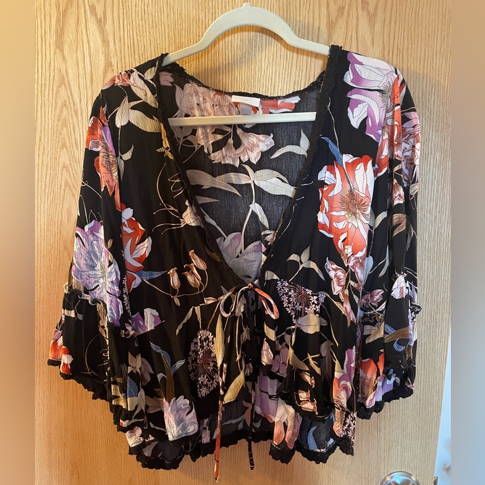 Women’s Tie Front Blouse